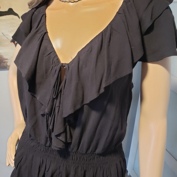 Black ruffle top - Picture 2 of 4